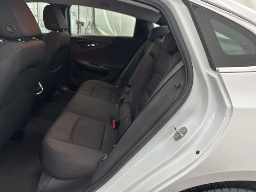 2023 Chevrolet Malibu - Image 20