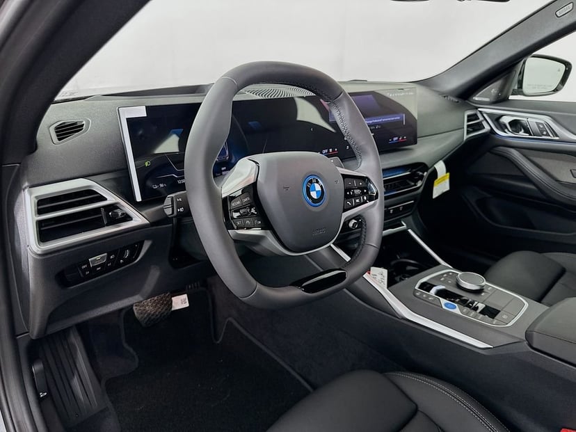2026 BMW i4 - Image 9
