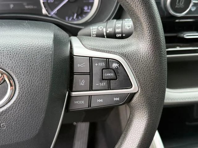 2023 Toyota Highlander - Image 45