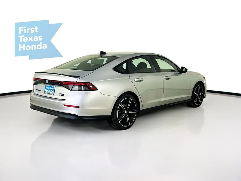 2026 Honda Accord Hybrid - Image 8