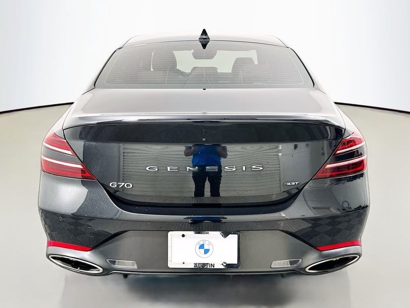 2023 Genesis G70 - Image 6