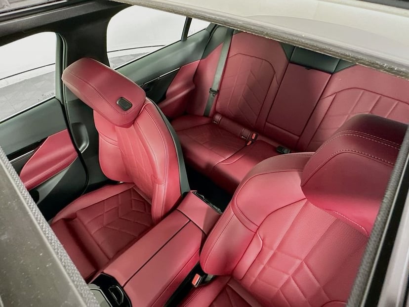2025 BMW 5 Series - Image 22