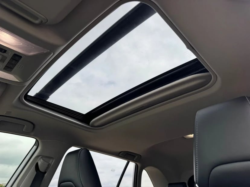 2025 Toyota RAV4 Hybrid - Image 16