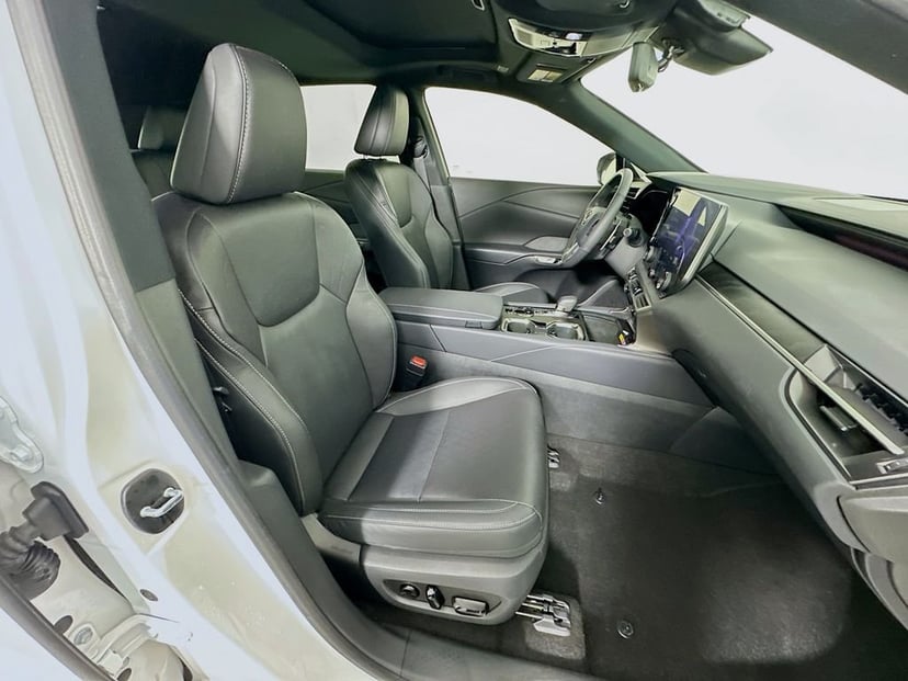 2024 Lexus RX - Image 28