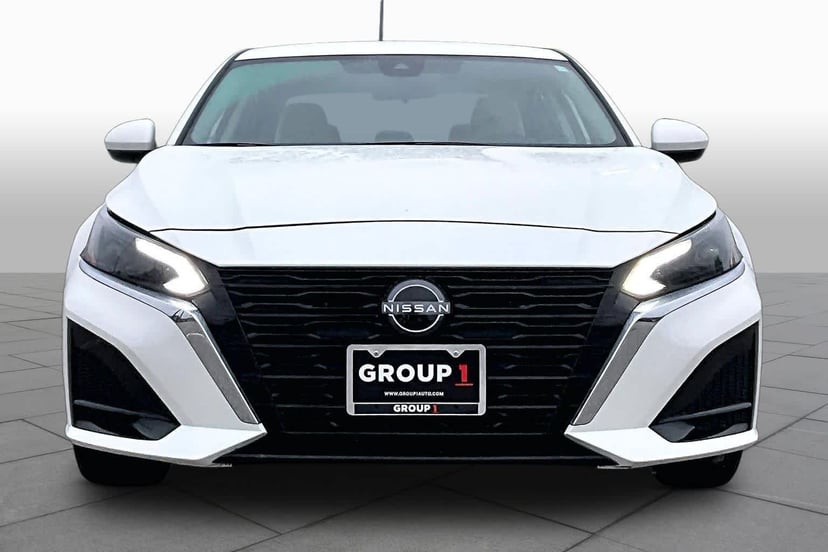 2023 Nissan Altima - Image 4