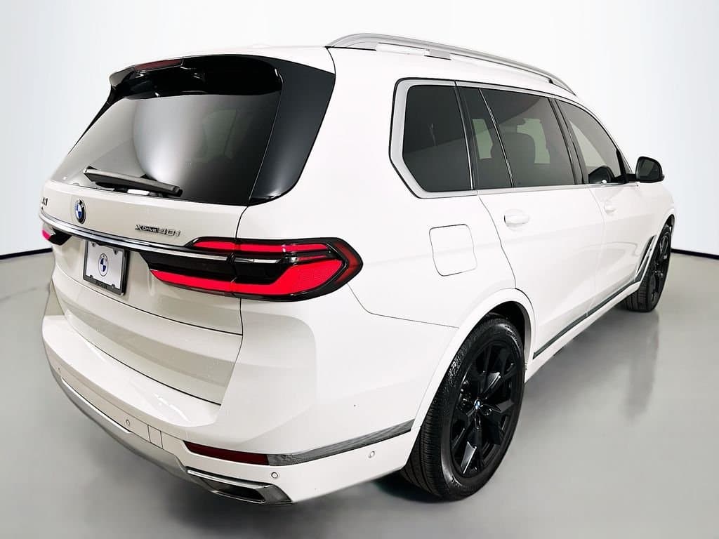 2023 BMW X7 - Image 5
