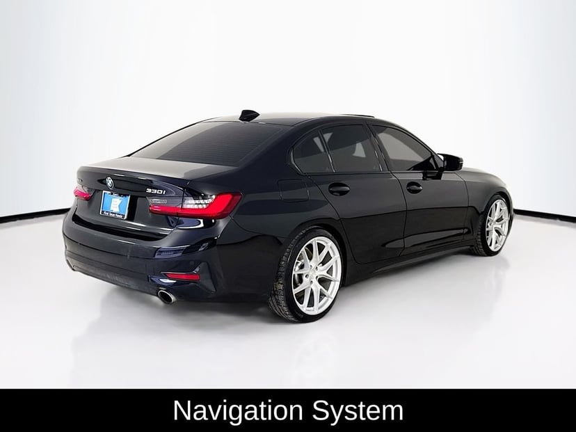 2022 BMW 3 Series - Image 8