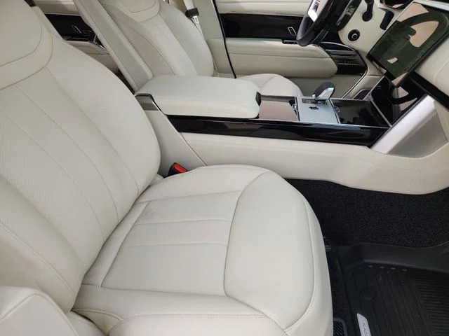 2026 Land Rover Range Rover - Image 10