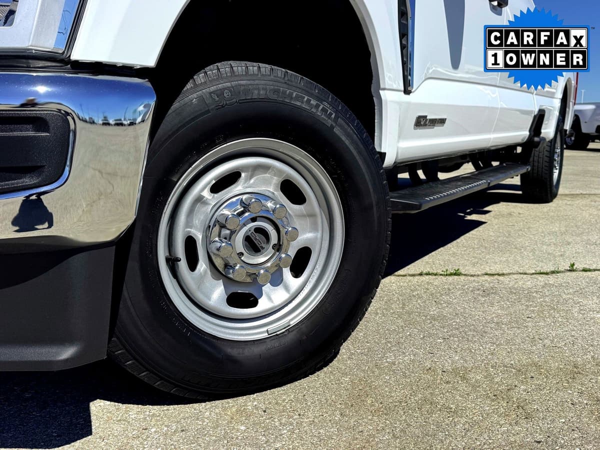 2023 Ford Super Duty F-250 SRW - Image 2