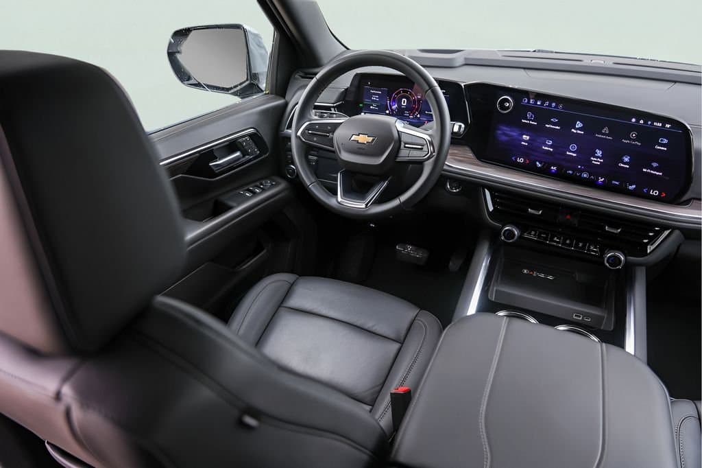 2025 Chevrolet Tahoe - Image 28