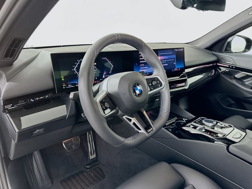 2025 BMW 5 Series - Image 9