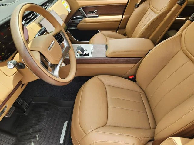 2026 Land Rover Range Rover - Image 13