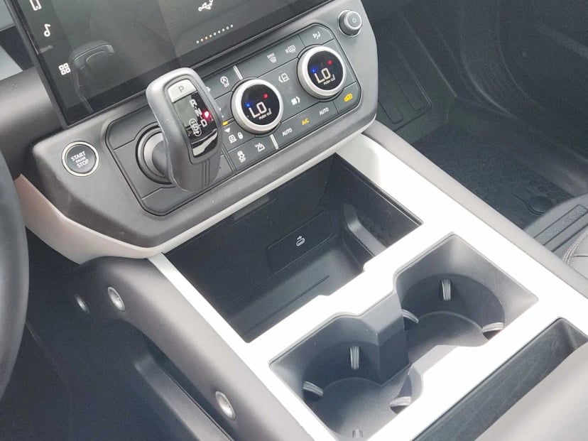 2026 LAND ROVER Defender 110 - Image 20
