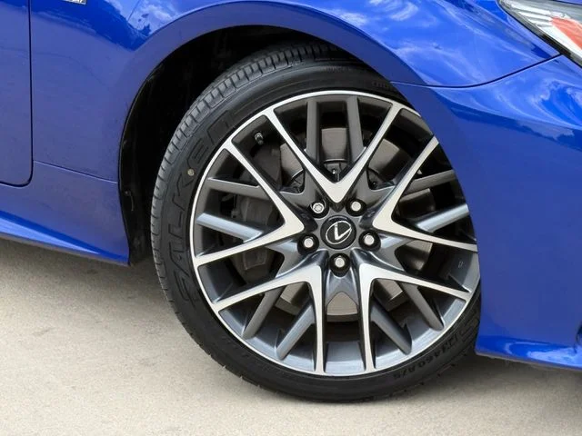 2015 Lexus RC - Image 2