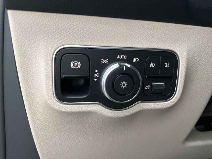 2026 Mercedes-Benz GLB - Image 50