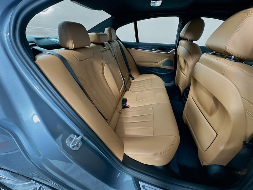 2023 BMW 5 Series - Image 28