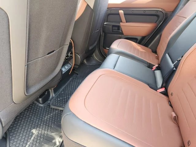 2026 Land Rover Defender 110 - Image 29