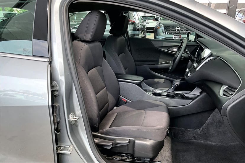 2024 Chevrolet Malibu - Image 9