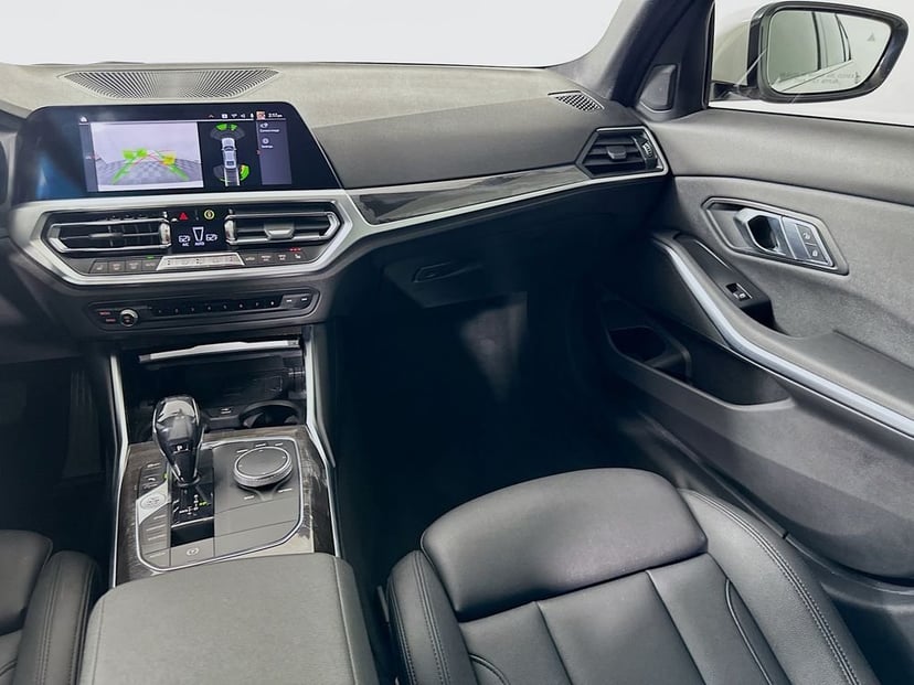 2019 BMW 3 Series - Image 24