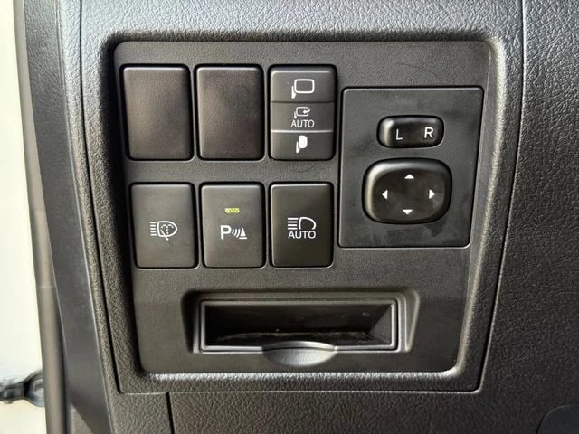 2021 Toyota Land Cruiser - Image 21