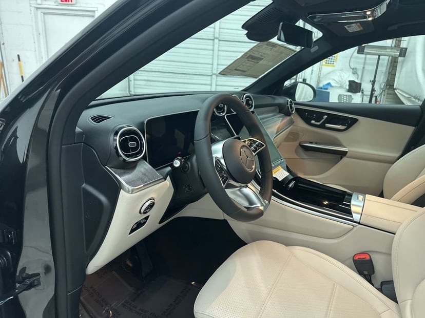 2026 Mercedes-Benz GLC - Image 9