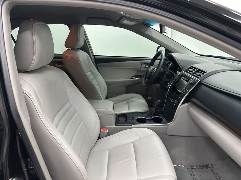 2015 Toyota Camry - Image 23