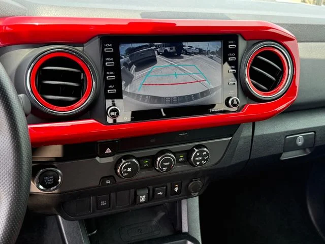 2020 Toyota Tacoma - Image 17