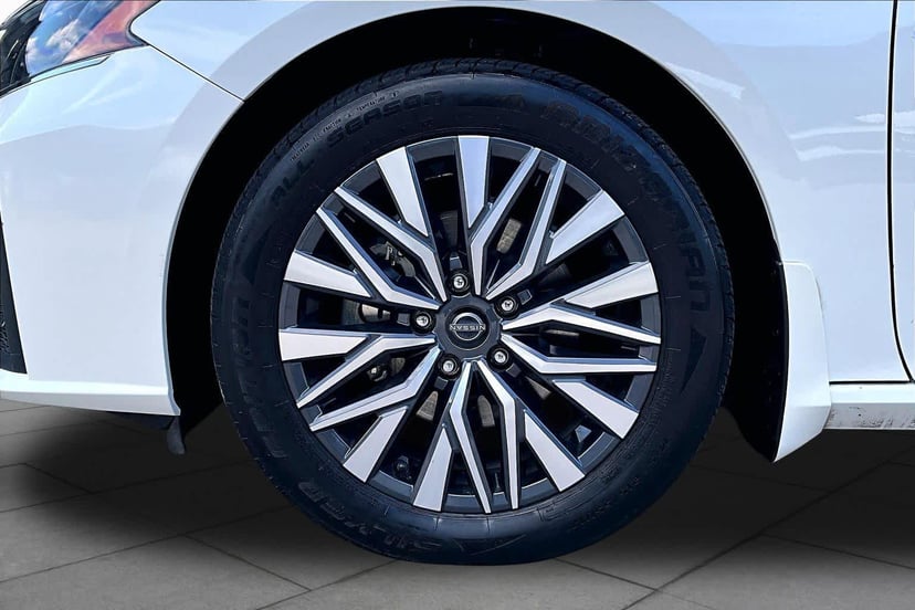 2024 Nissan Altima - Image 11