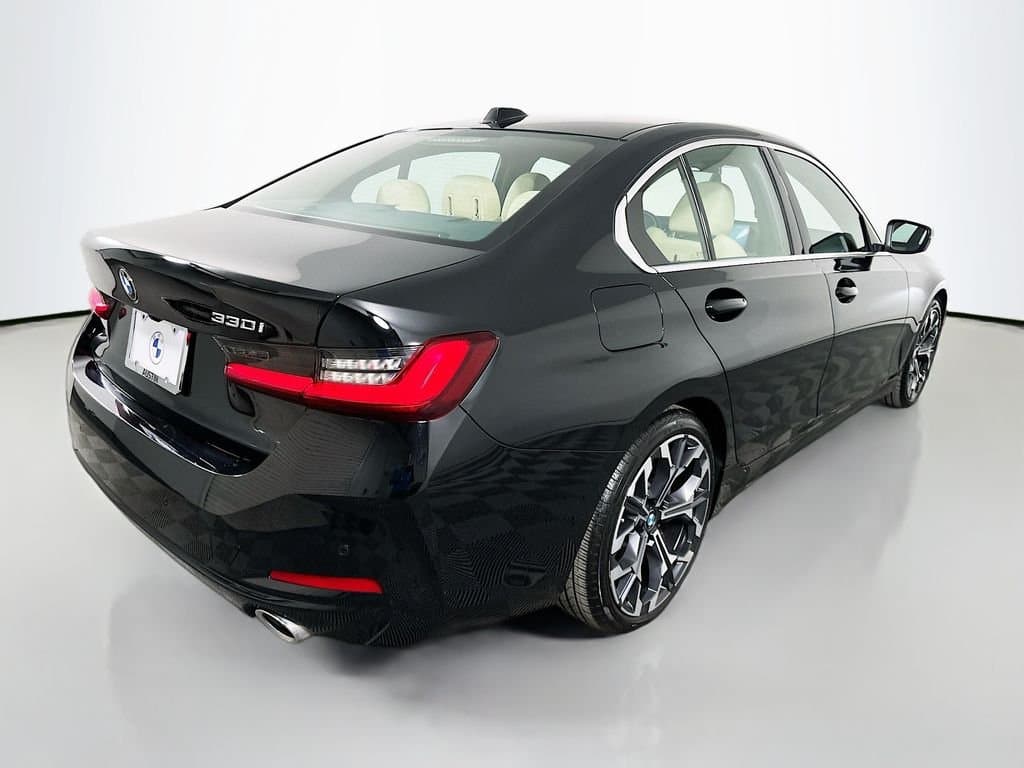 2025 BMW 3 Series - Image 5