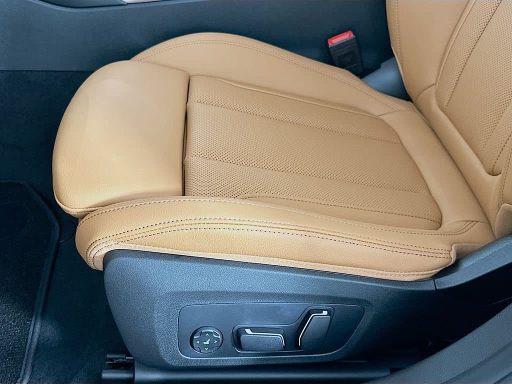 2026 BMW 3 Series - Image 21