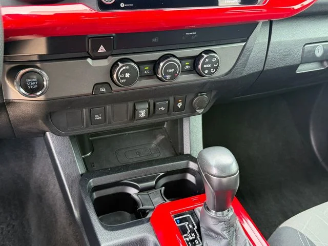 2020 Toyota Tacoma - Image 16