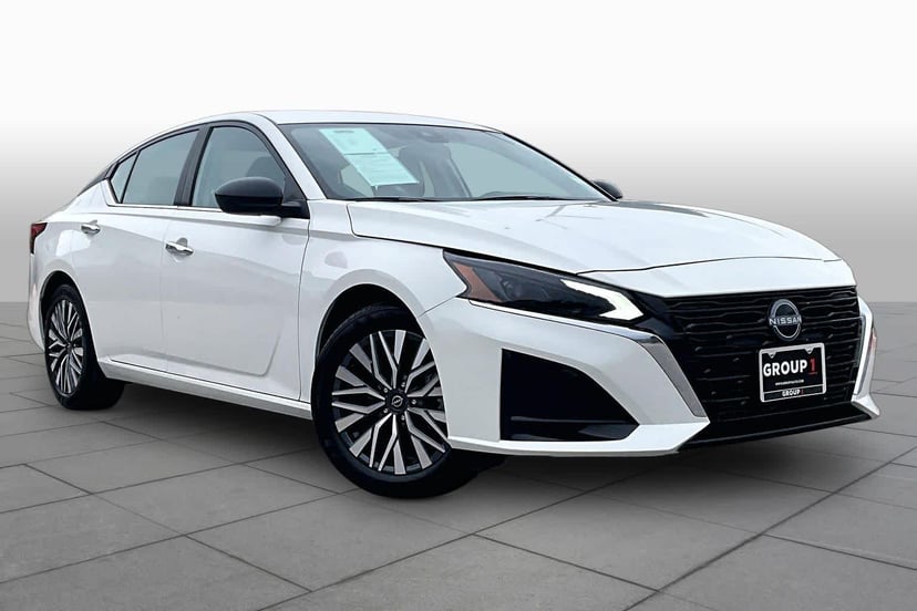2025 Nissan Altima - Image 3