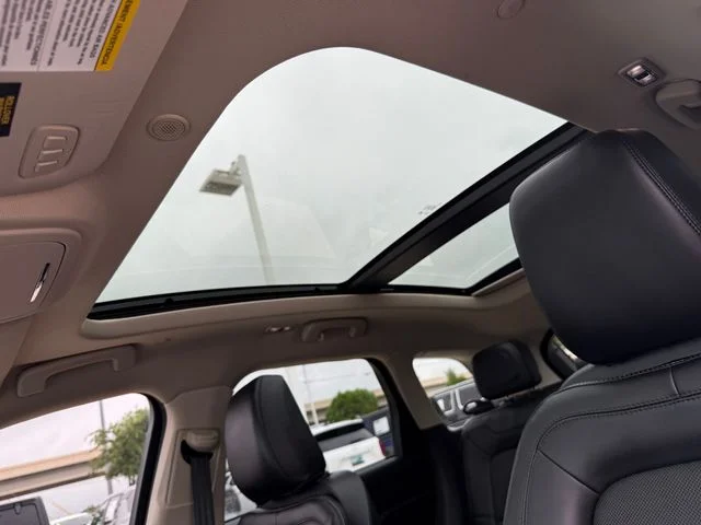 2023 Lincoln Corsair - Image 17