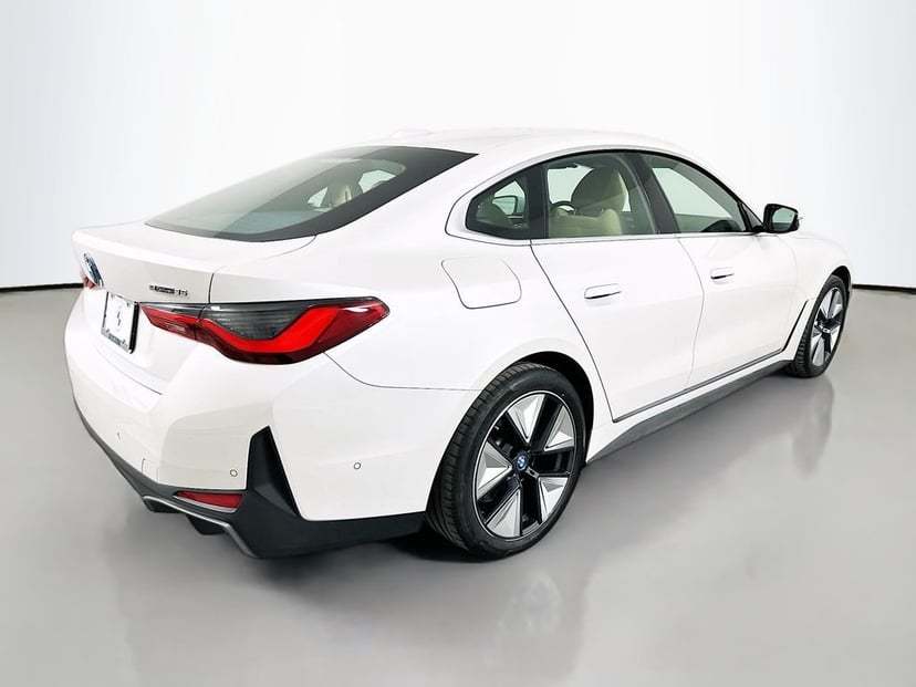 2023 BMW i4 - Image 5