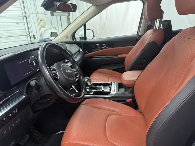 2023 Kia Carnival - Image 15