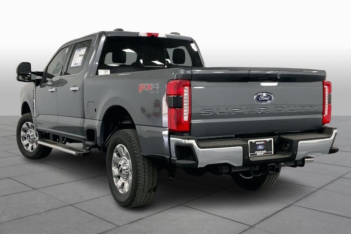 2026 Ford Super Duty - Image 11