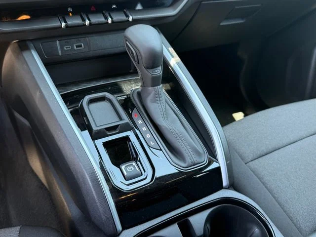 2025 Chevrolet Colorado - Image 21