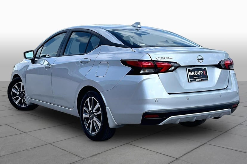 2025 Nissan Versa - Image 12
