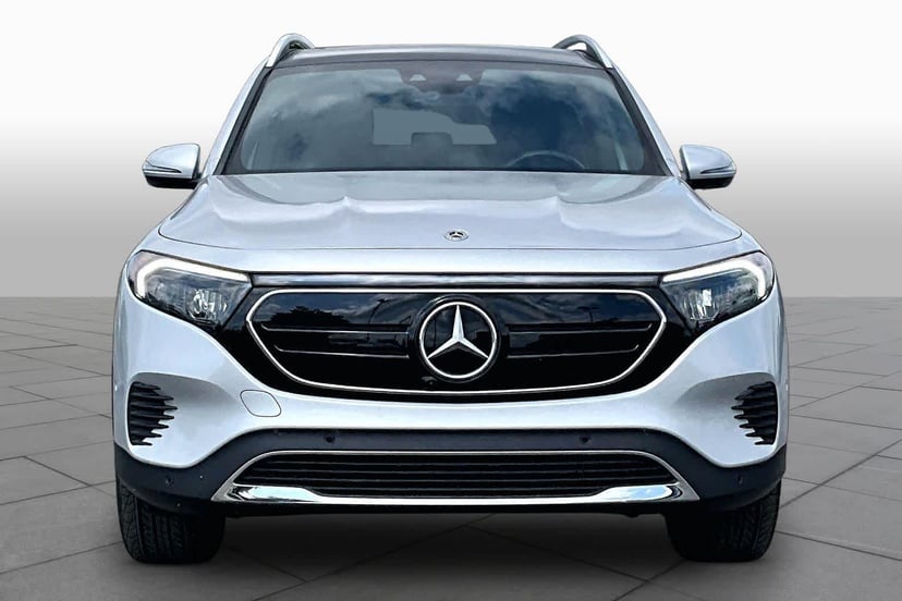 2023 Mercedes-Benz EQB 300 - Image 3