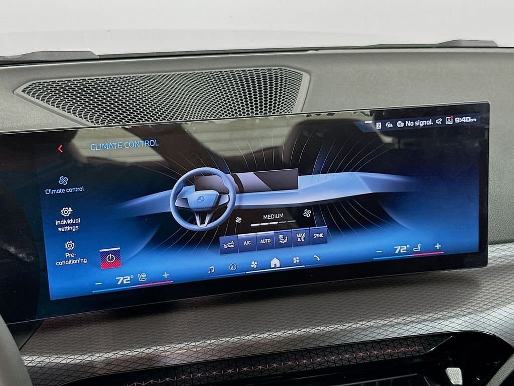 2025 BMW 4 Series - Image 14