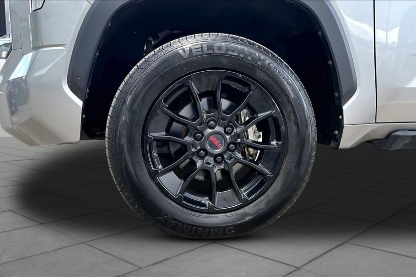2023 Toyota Tundra - Image 11