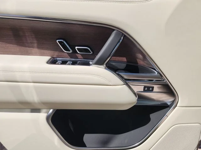 2026 Land Rover Range Rover - Image 16