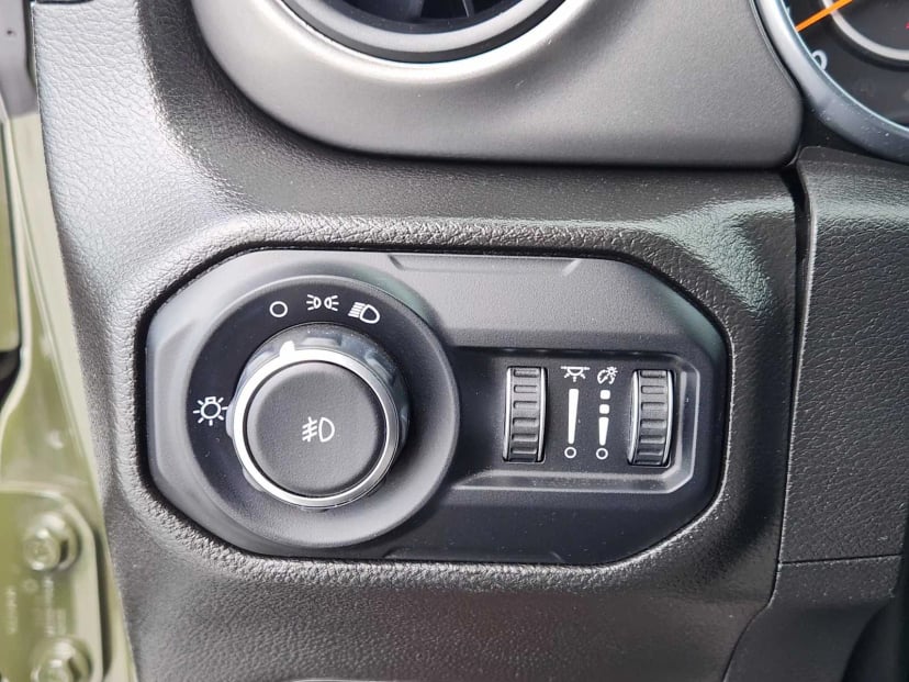 2022 Jeep Wrangler - Image 22