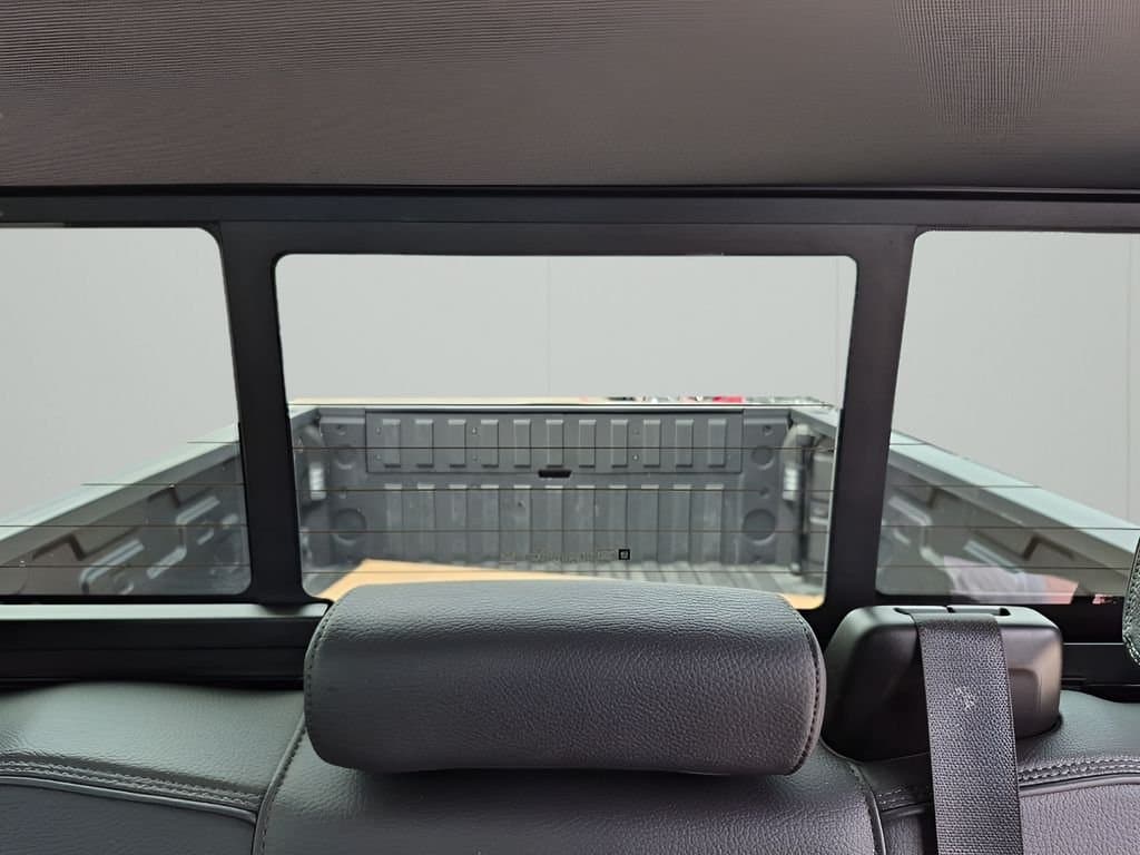 2024 GMC Sierra 2500HD - Image 25