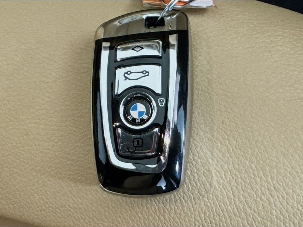 2017 BMW 3 - Image 37