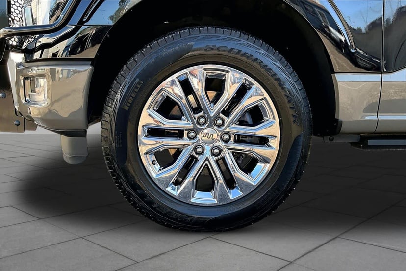 2025 Ford F-150 - Image 11