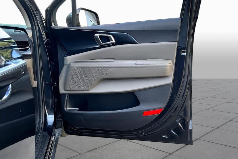 2025 Kia Carnival - Image 22