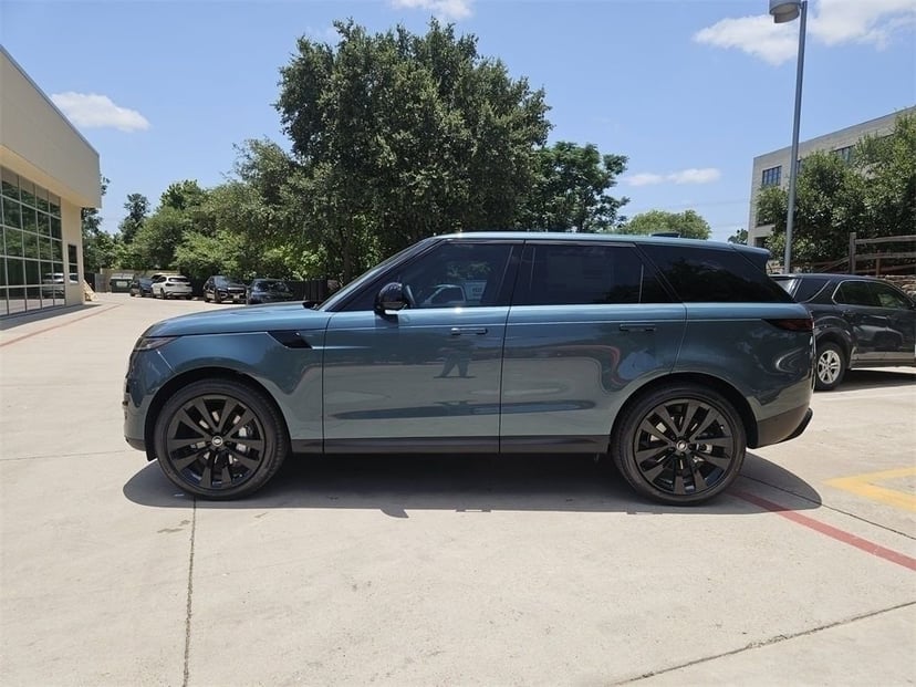 2025 Land Rover Range Rover Sport - Image 2