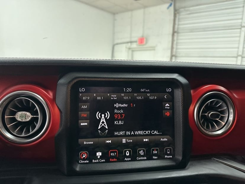 2019 Jeep Wrangler - Image 13