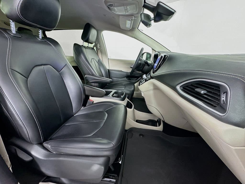 2023 CHRYSLER Pacifica - Image 37